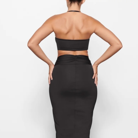 Skims Swim Signature Bandeau top  - onyx - Picture 7 of 12